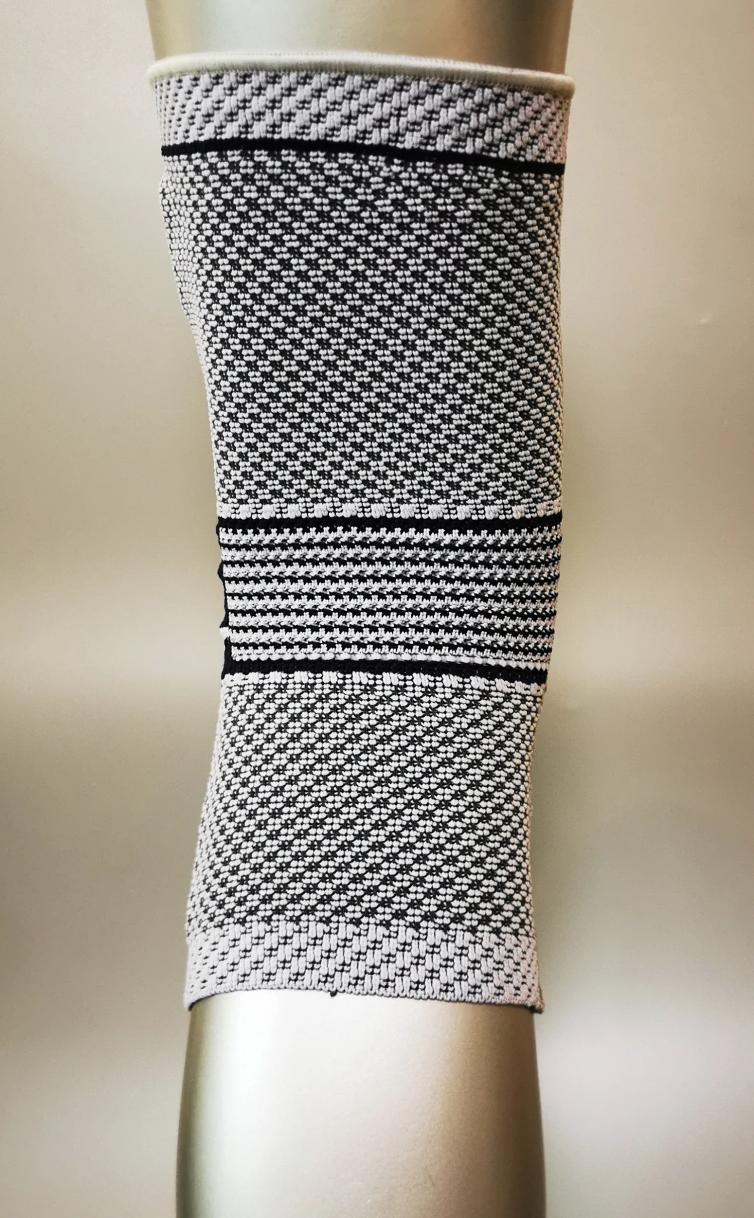 BD8-Knee For Badminton - Image 3