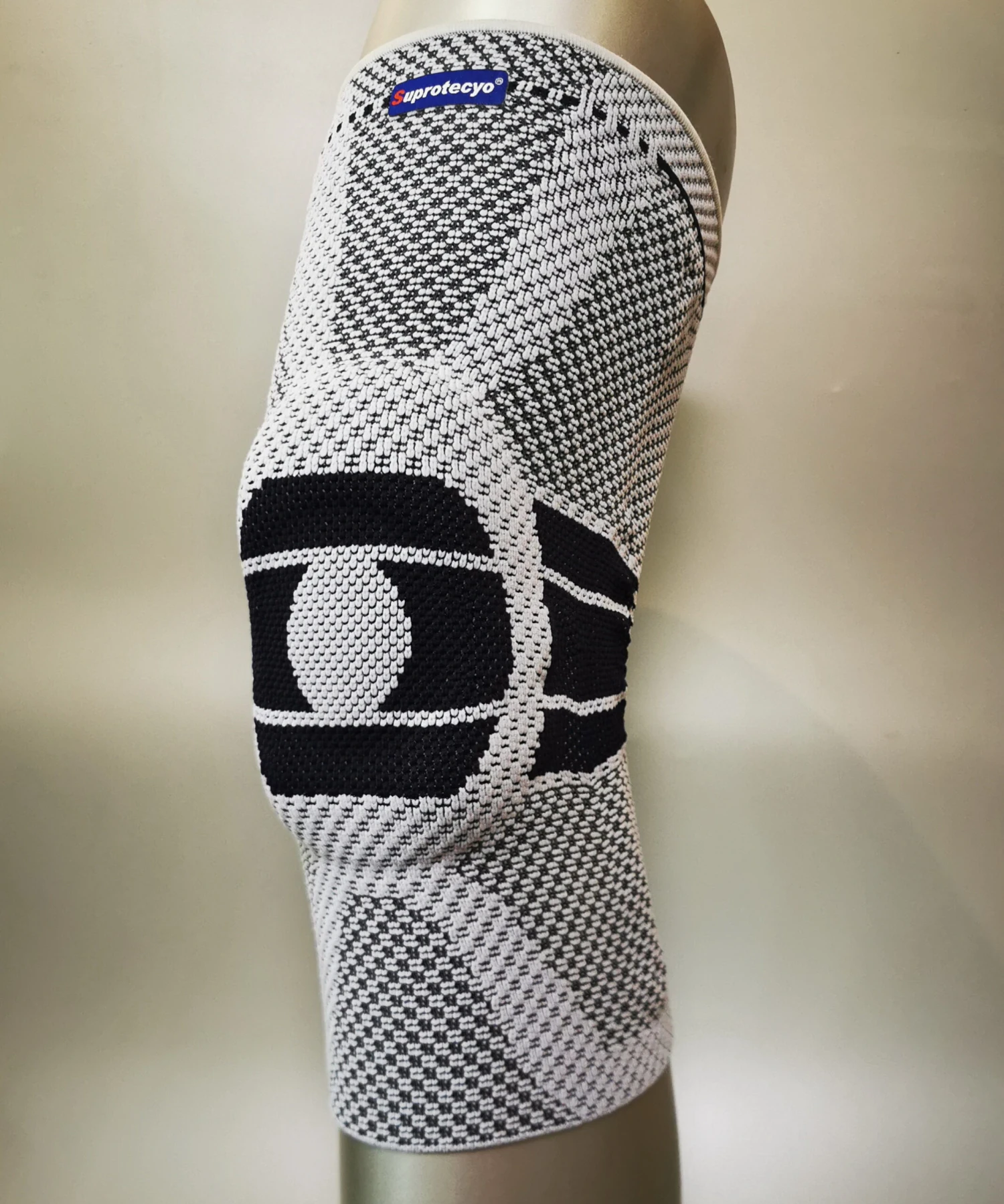 BD8-Knee For Badminton - Image 2